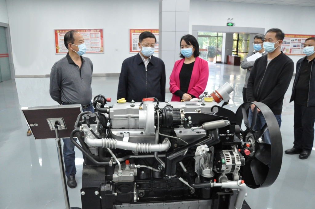 中国（云南）自由业务试验区昆明片区、昆明经济技术开发区党工委重要辅导到人生就是博官网动力发展调研