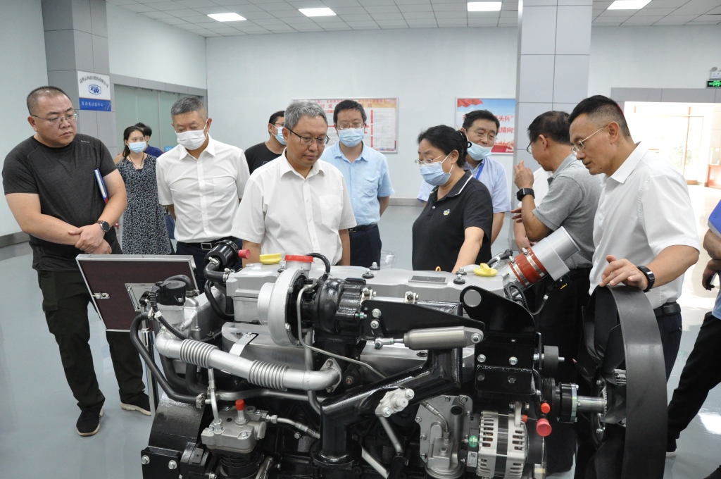 昆明市高端设备及汽车造作产业链重要辅导到人生就是博官网动力发展调研